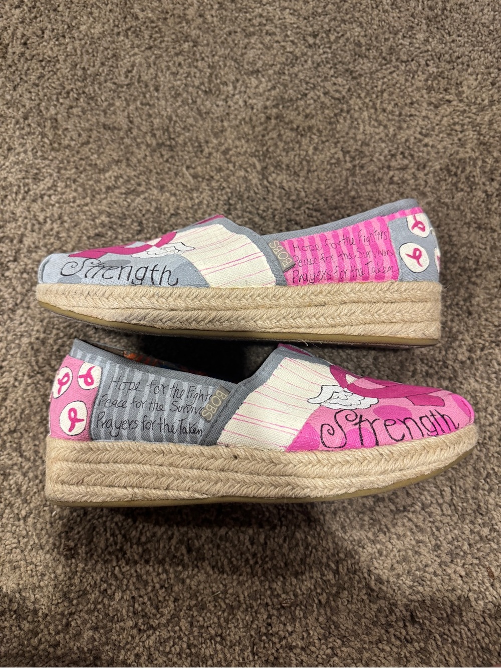 Skechers BOBS Custom Art Breast Cancer Supporter Slip-Ons - Picture 3 of 7